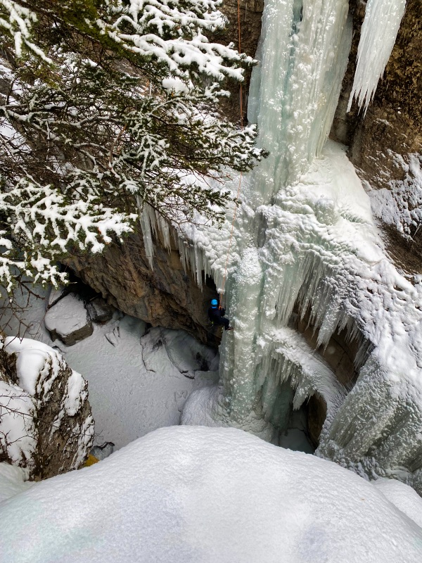 Ice climbing in Maligne Canyon 
