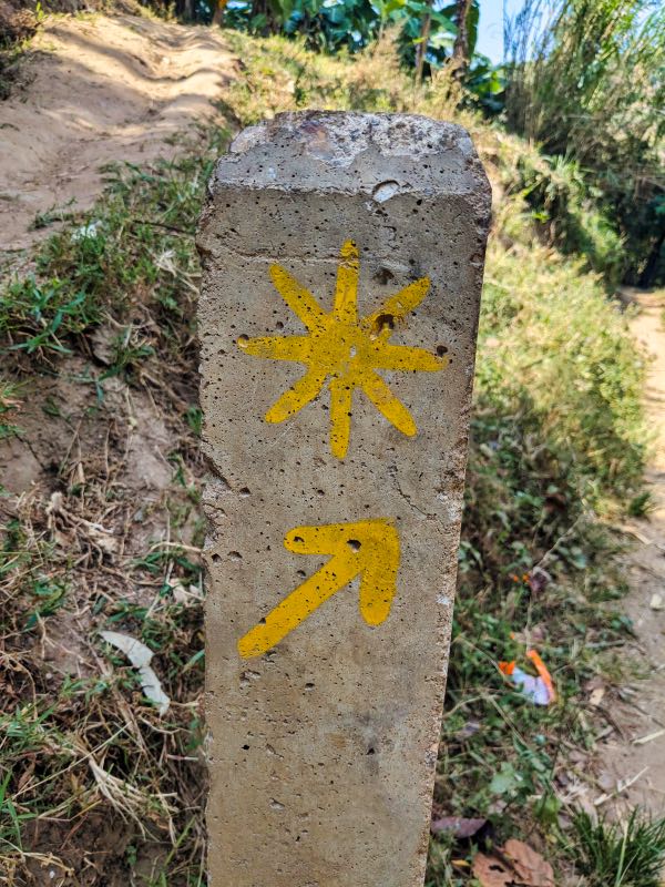 A trail marker on the Congo Nile Trail 