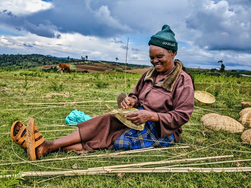 Woman weaving in Mount Elgon 