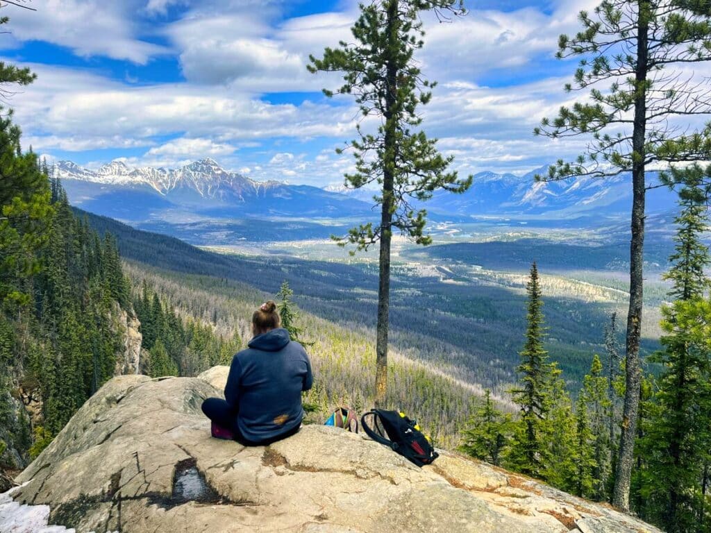 Enjoying a picnic at the edge of the world viewpoint in Jasper